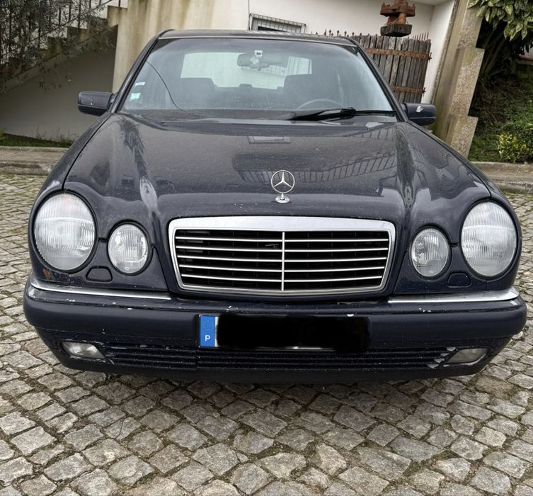 Mercedes-Benz E300 W210 3.0 Diesel – Clássico