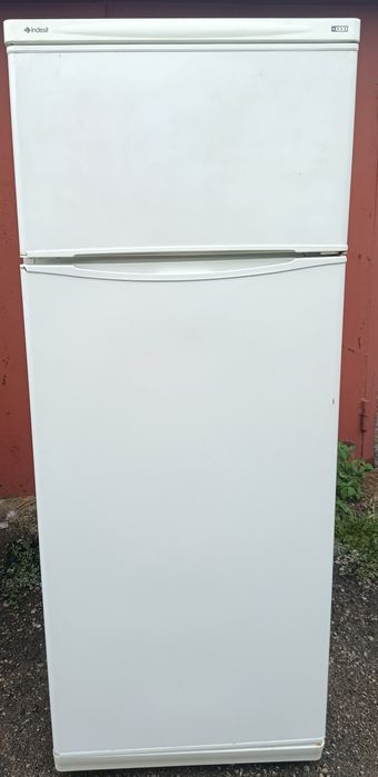 2х камерный холодильник Indesit