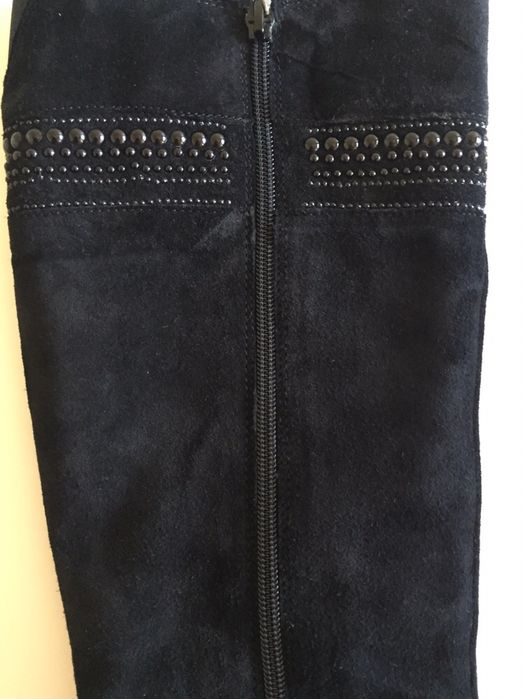 Botas de cano alto em nobuk/camurça