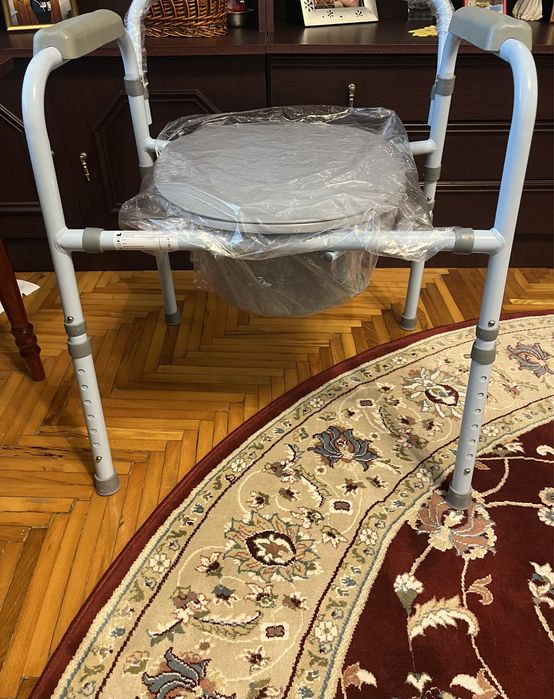 Стілець туалет, повністю справний, новий