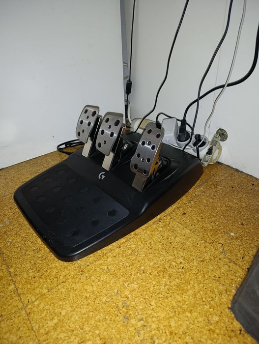 Volante Logitech G923 SE com Shift