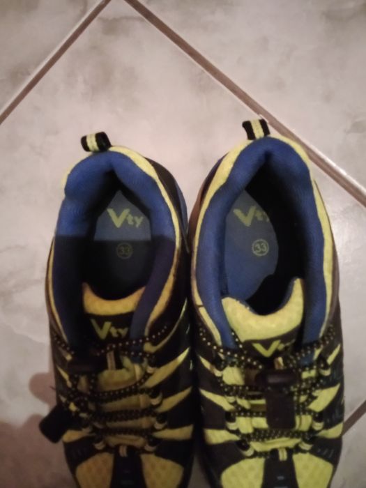 Buty chłopięce 33.