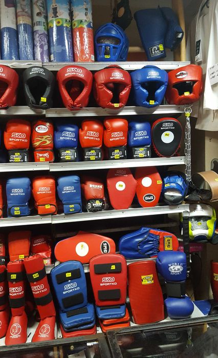 Боксёрские перчатки (перчатки для бокса).