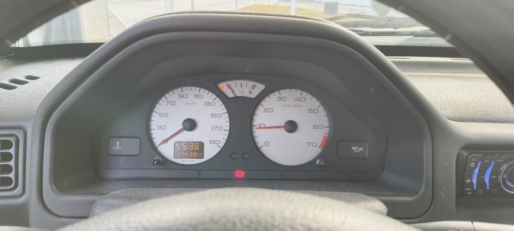 Peugeot 106 1.1 Gasolina – 2000