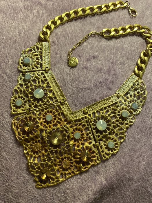 Colar dourado senhora