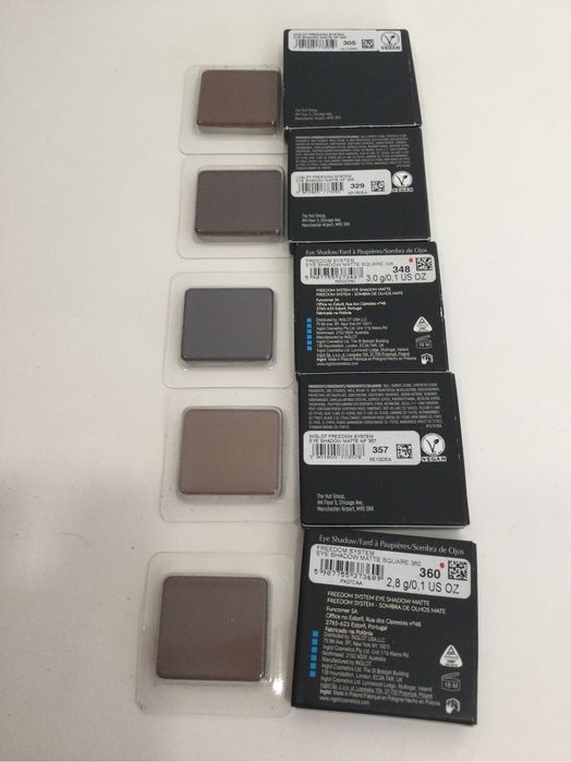 Conjunto de 28 Sombras da Inglot