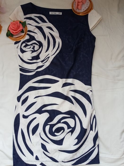 Женское обягивающее платье