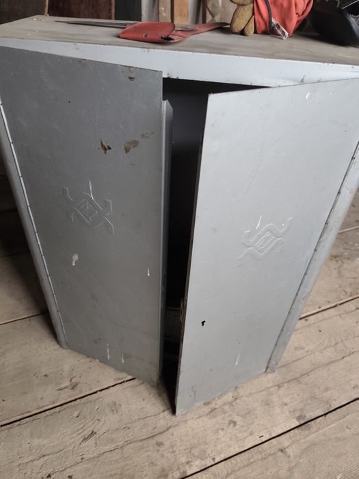 Szafka na narzędzia