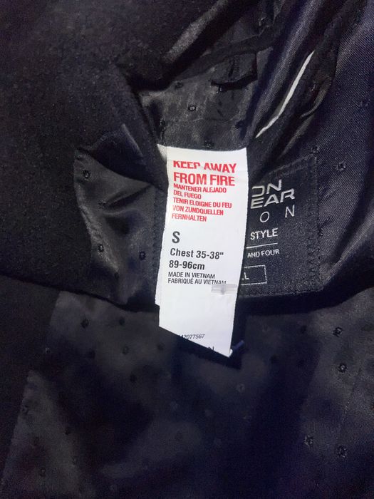 Жіночий чорний класичний піджак