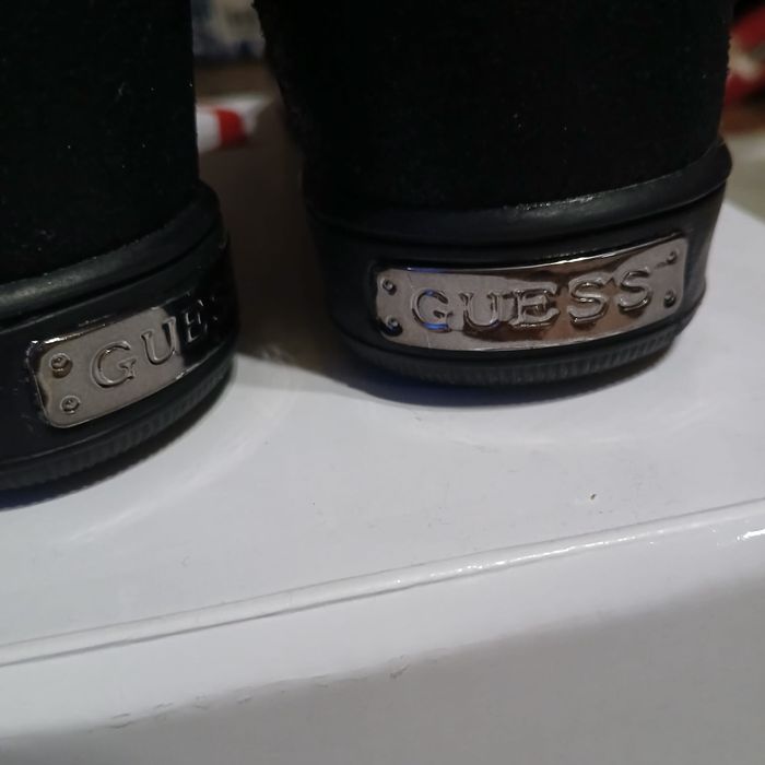 Sprzedam  nowe sneakersy marki GUESS