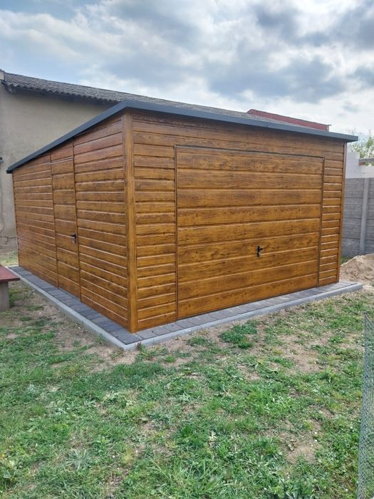 Garaż blaszany blaszak nowoczesny wygląd konstrukcja profil zamknięty