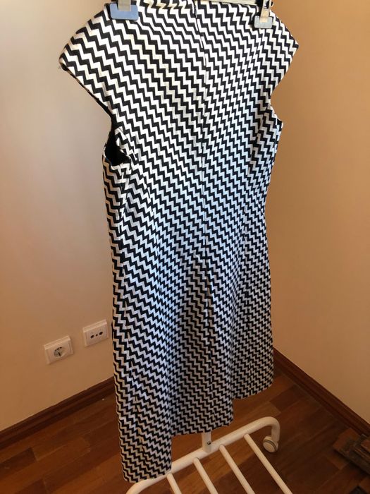 Vestido preto e branco