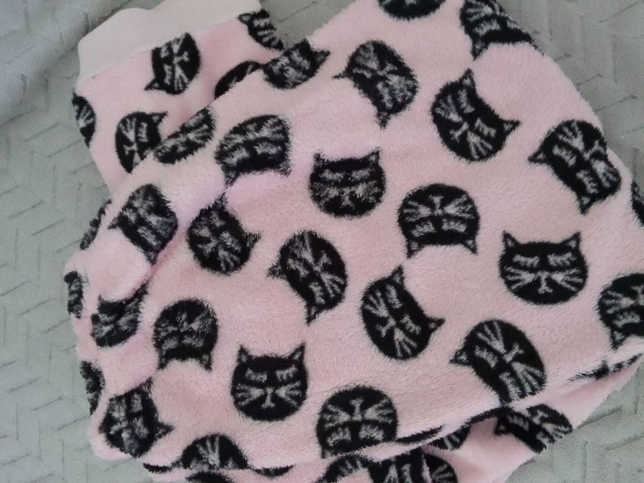 Piżama spodnie kotki polar 152