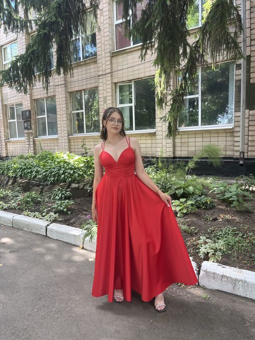 Випускна сукня