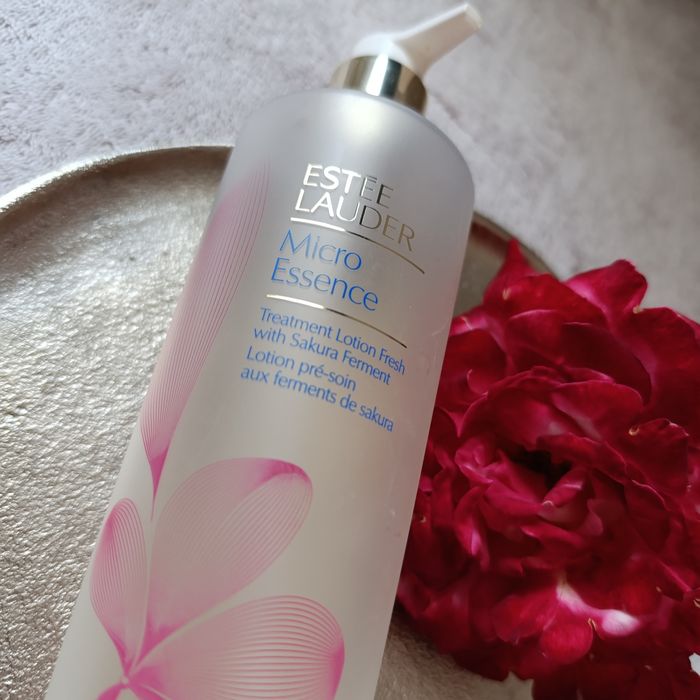 Estee Lauder Micro Essence Sakura