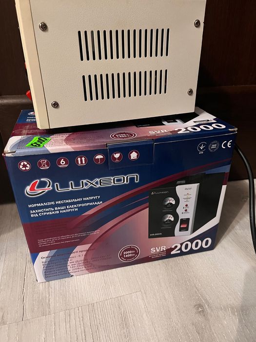 Стабілізатор Luxeon SVR-2000Вт/Стабік 1000Вт