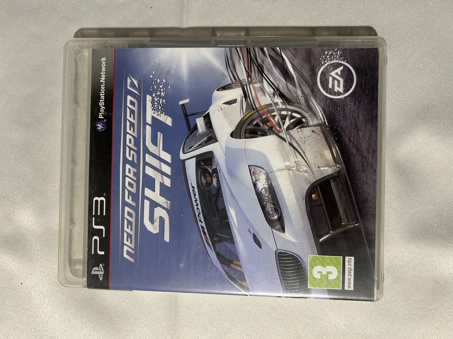 2 jogos W2C 2 e Need For Speed Shift