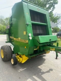 Prasa John Deere 590