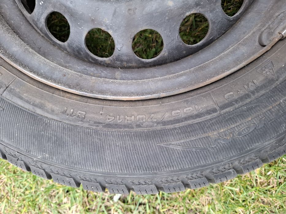 Felgi stalowe 14" 4x100 z oponami zimowymi