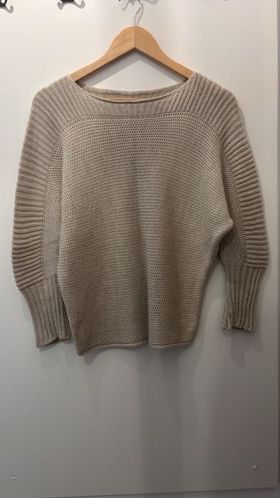 Beżowy sweter „nietoperz” rozm. M
