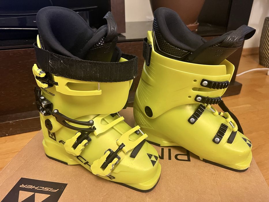Buty narciarskie 22.5cm / 35,33 EU Fischer RC4 70 Junior Thermoshape