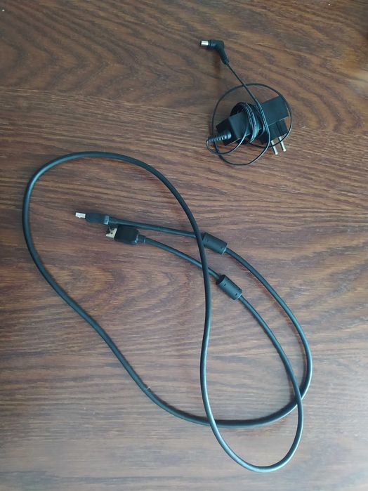 Okazja monitor 24 -calowy z okablowaniem marki LG, model 24MP60G.