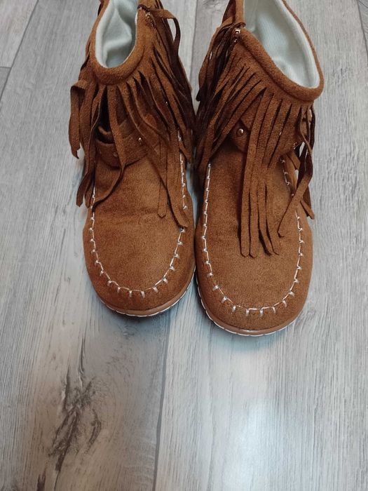 (39) Brązowe z frędzlami Botki kowbojki na szeroką stopę, Nowe