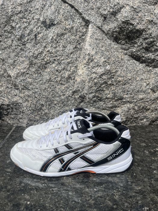 Кровівки Asics (Indoor / Court Shoes)