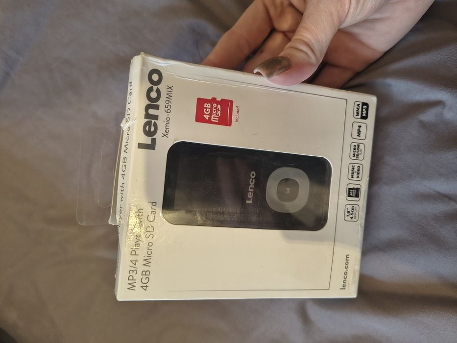 Odtwarzacz MP3/MP4 LENCO Xemio-659 4 GB czarny