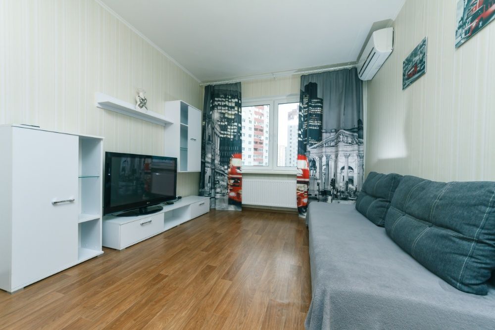 Квартира 1-к люкс подобово погодинно метро Осокорки Позняки River Mall