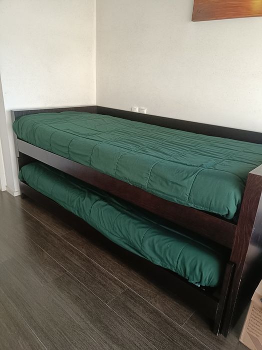 Duas camas de solteiro