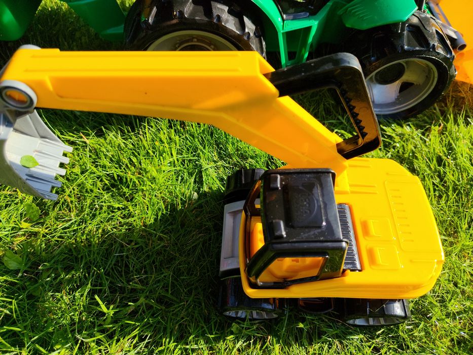 Zabawki ogrodowe koparką traktor przyczepa lena