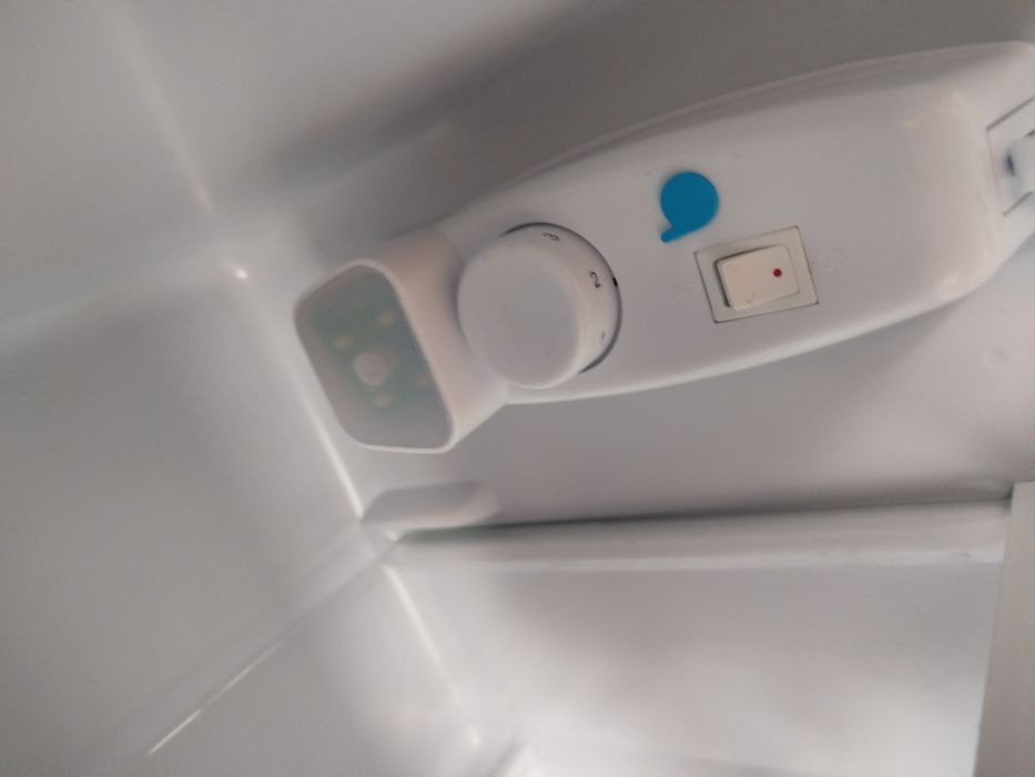 холодильник Grunhelm TRF-S86M44-S двокамерний  86 літрів сірий