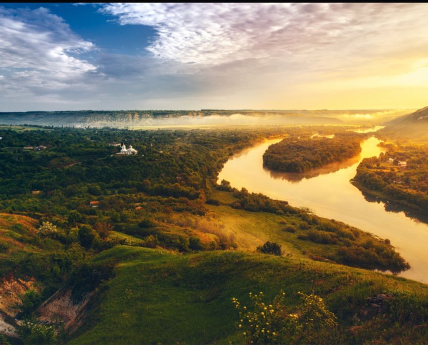 Ділянка зі своїм озером,електрикою,асфальтований заїзд, пряма дорога до Києва 25км