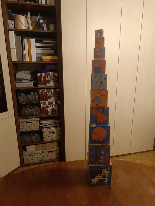 Wieża z tektury Djeco