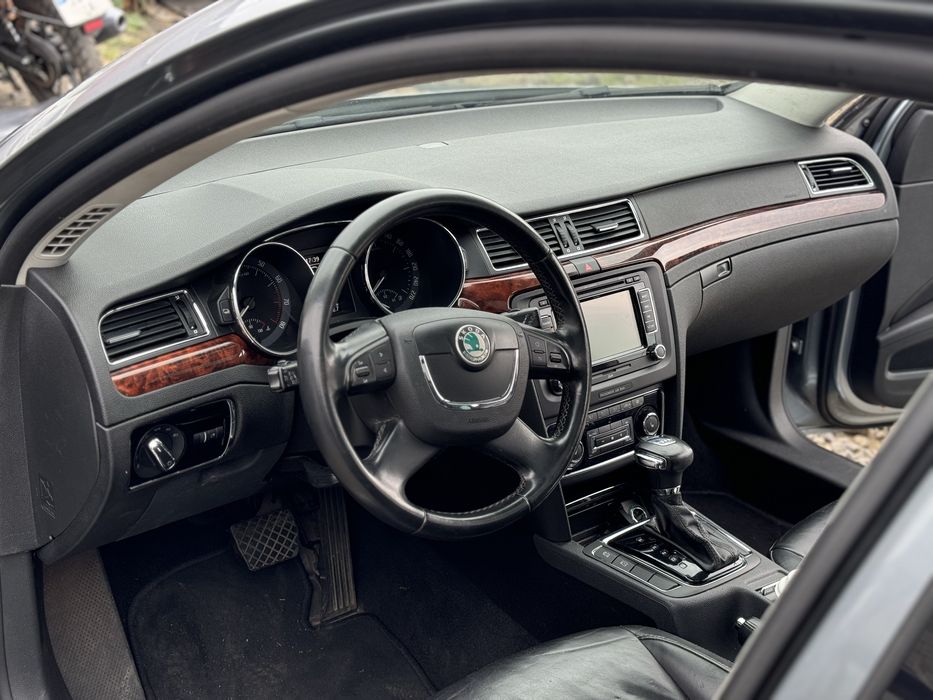 Торпеда панель  Airbag Skoda  Superb 2 подушки кермо руль декор