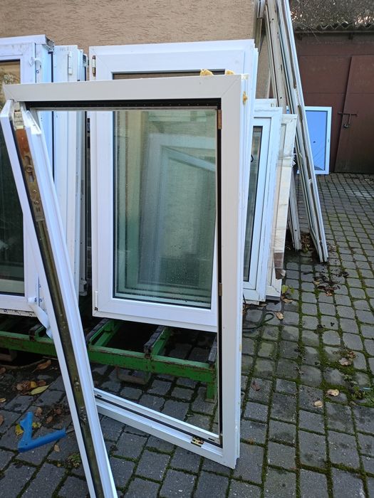 Okno pcv używane 67 szer x 137