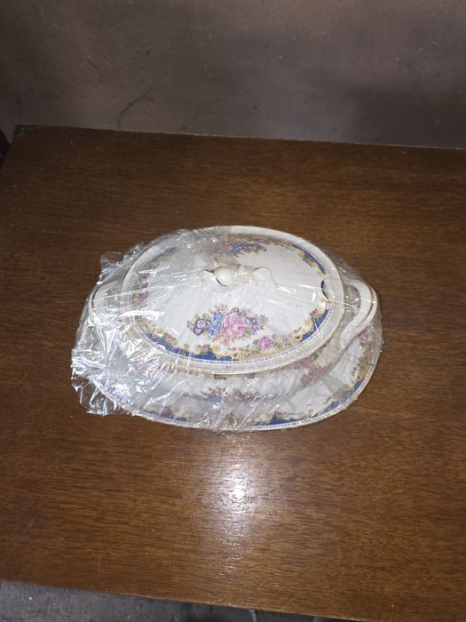 Terrina  muito antiga