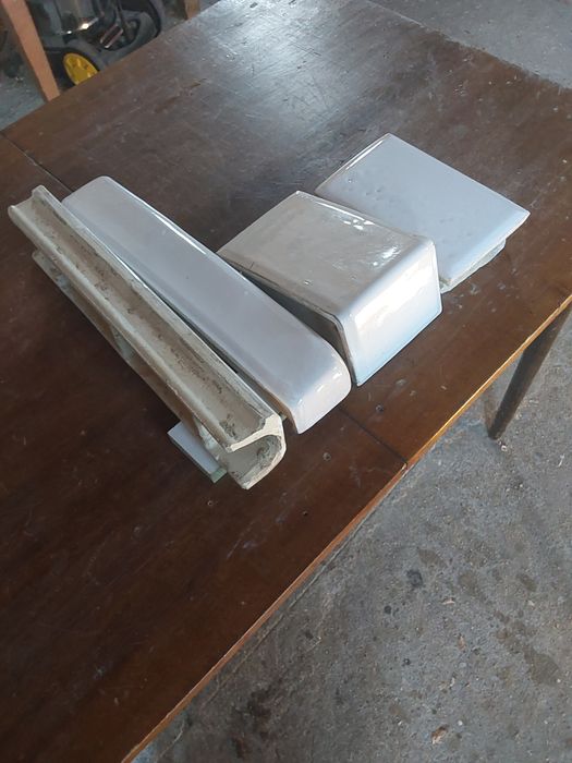 Kafle z rozbiórki białe