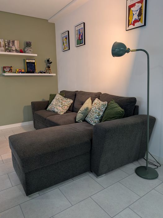 Vendo Sofá-cama chaise loungue com arrumação