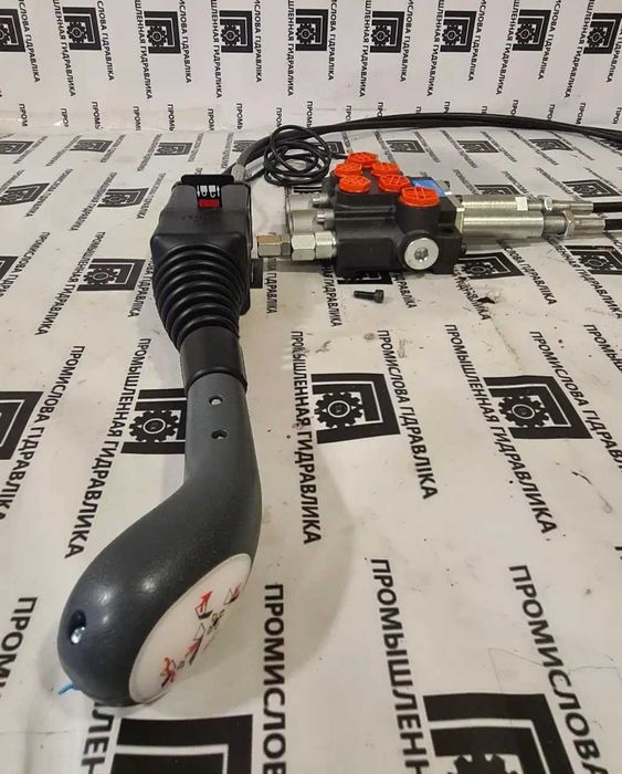 Болгарський розподільник на КУН МТЗ, ЮМЗ, погрузчик. Р40/Р80 2 секц.