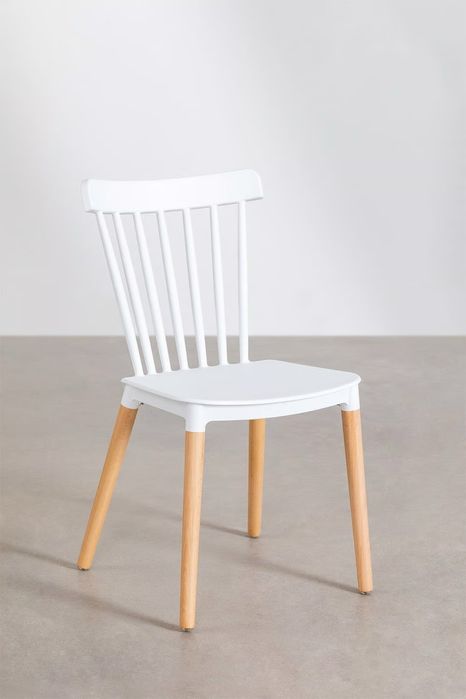 2  Cadeiras Brancas classicas