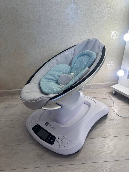 Заколисуючий центр 4mom’s