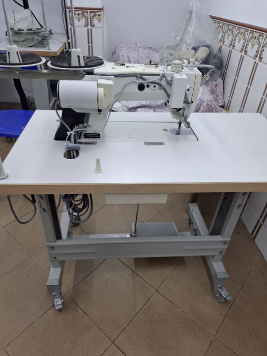 Máquina de ponto corrido