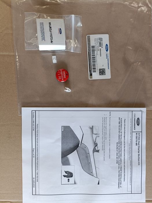 Ford Mustang przycisk start-stop czerwony