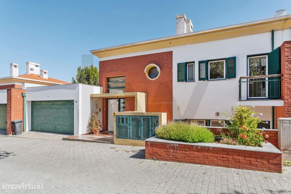 Moradia T4+2 com Jardim e Piscina para Arrendamento, junto ao Oeiras G