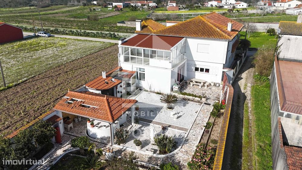 Moradia T5 em Marinha das Ondas