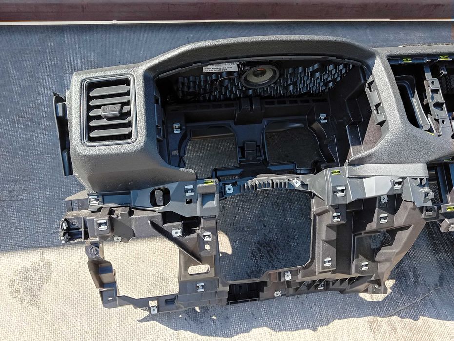 VW Crafter II deska rozdzielcza OE 22r Europa Man TGE