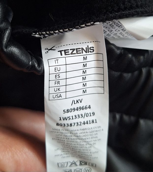 Szorty, spodenki z eko skóry Tezenis r. M