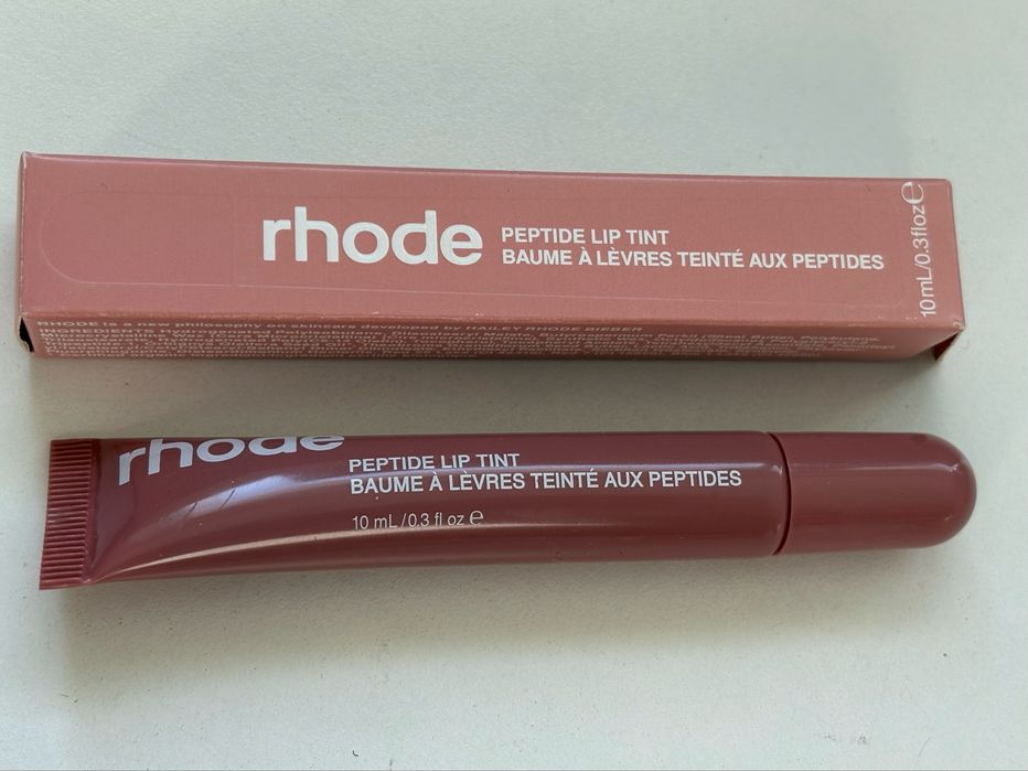 Rhode Peptide Lip Tint - błyszczyk z peptydami Hailey Bieber